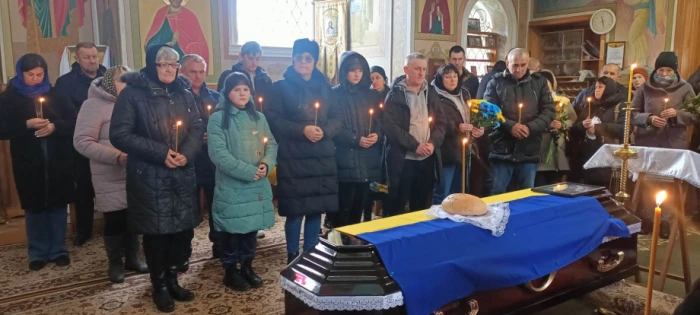 У селі Лище провели в останню путь Сергія Кухарчука, якого чотири місяці вважали зниклим безвісти