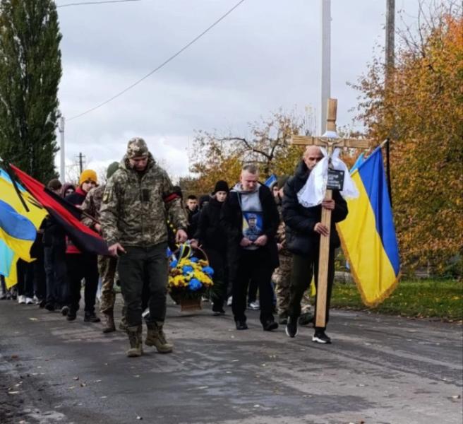 У селі Лище провели в останню путь Сергія Кухарчука, якого чотири місяці вважали зниклим безвісти