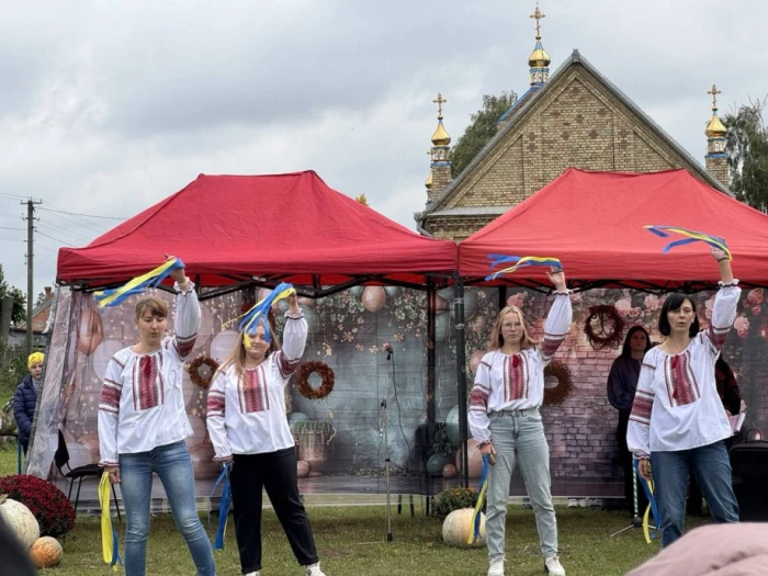 У селі Озеряни на благодійному «РідFest» зібрали  55 тисяч гривень для ЗСУ