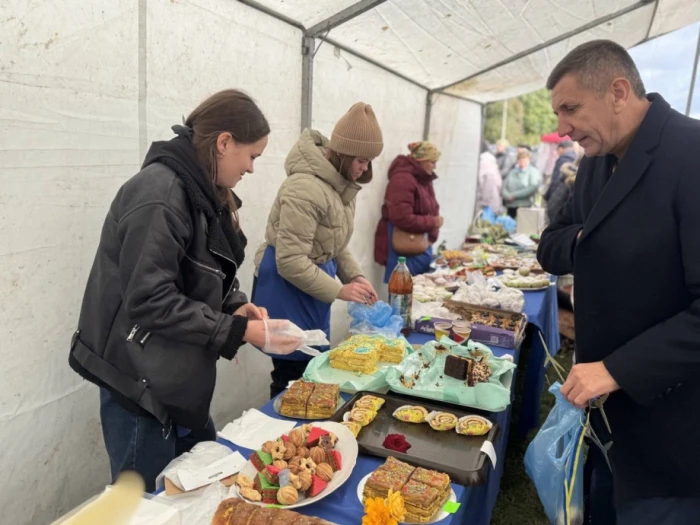 У селі Озеряни на благодійному «РідFest» зібрали  55 тисяч гривень для ЗСУ