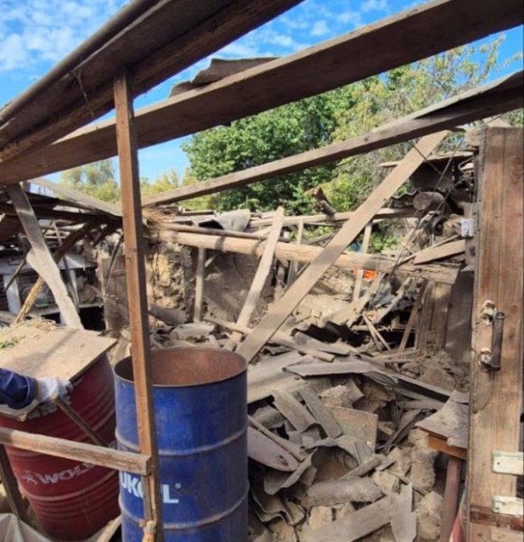 У суботу окупанти атакували Дніпропетровщину безпілотниками і КАБами, постраждала літня жінка