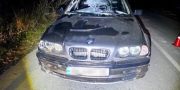 Водій BMW у Здолбунові наїхав на трьох людей, в тому числі – на дворічну дитину у візку