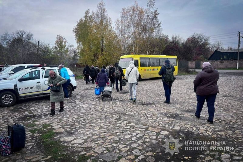 ворог пошкодив залізничний міст та колії через річку у Конотопському районі