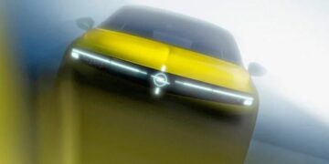 Opel показав перші зображення оновленої Astra