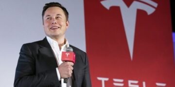 Ілон Маск визнав, що автовиробники не хочуть автопілот Tesla
