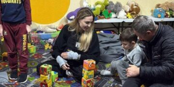 “Жителі Миколаєва і Херсона щодня живуть у небезпеці”, — Джолі розповіла про візит до України