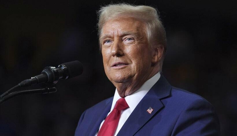 Путін попросив Трампа врегулювати війну в Україні - заява президента США