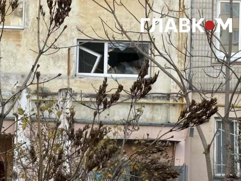 Росіяни вдарили по дев'ятиповерхівці на Оболоні. Фоторепортаж із місця влучання