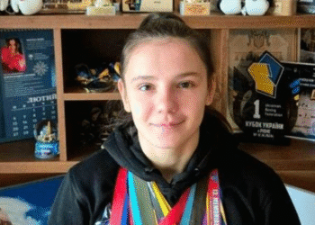 “Пишаємось та бажаємо нових перемог”: юна тернополянка Каріна Вовк здобула перемогу на Кубку України з боксу (ФОТО)