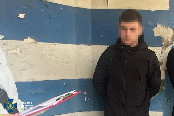 Затримано іноземця, який на замовлення ФСБ підпалював авто українських військових на Київщині