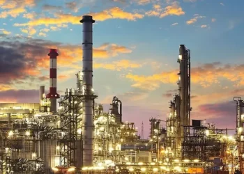 У російській рязані пролунало щонайменше 10 вибухів: ймовірна атака на НПЗ