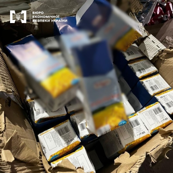 Підпільне виробництво продуктів викрито на Київщині: які бренди обрали фальсифікатори