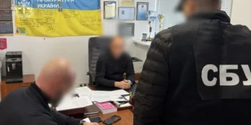 Заступника начальника Київської митниці затримано за підозрою в отриманні хабаря