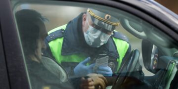 Силовики РФ вп’яте зупинили делегацію кримчан, що прямувала до російського омбудсмена через арешт кримських татарок