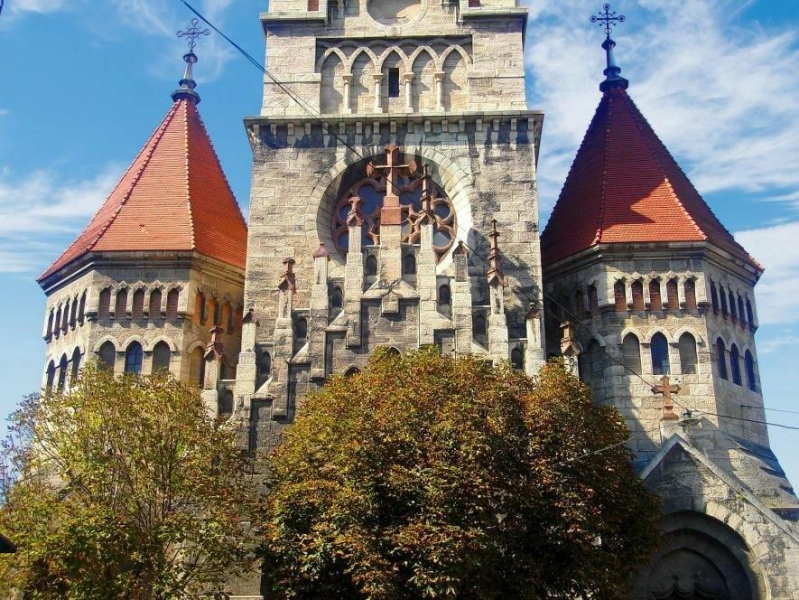 Чудотворна ікона та орган, що заворожує: чим вражає Домініканський костел на Тернопільщині