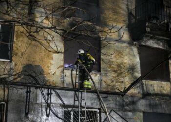 Внаслідок масованого обстрілу у деяких запорізьких багатоповерхівках пошкоджено несучі конструкції