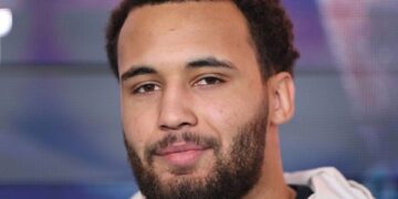 Ітаума вважає, що Усик відмовиться від титулів через страх перед поєдинком