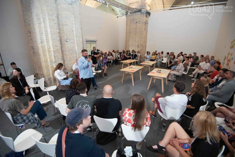 Не зникати: жіночий рух Луганщини набуває сили та зберігає ідентичність