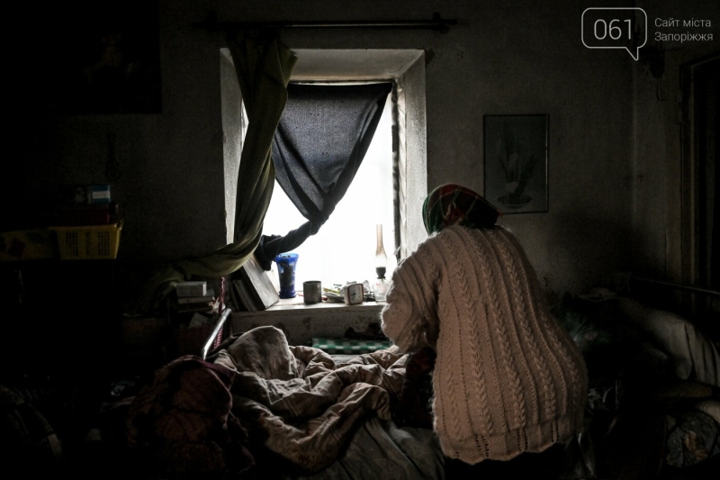 Планувала пекти коржики, але після повідомлення від сина, наважилась виїхати з Гуляйпільщини: як відбувається евакуація з прифронтової громади, - ФОТОРЕПОРТАЖ