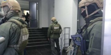 НАБУ “завітали” з обшуком і до міністра: що відбувається в Україні