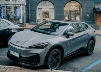 Названо найпопулярніші авто в Україні: це кросовери та електромобілі (ФОТО)