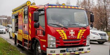 У Красилові загорівся двоповерховий гараж: рятувальники ліквідували пожежу