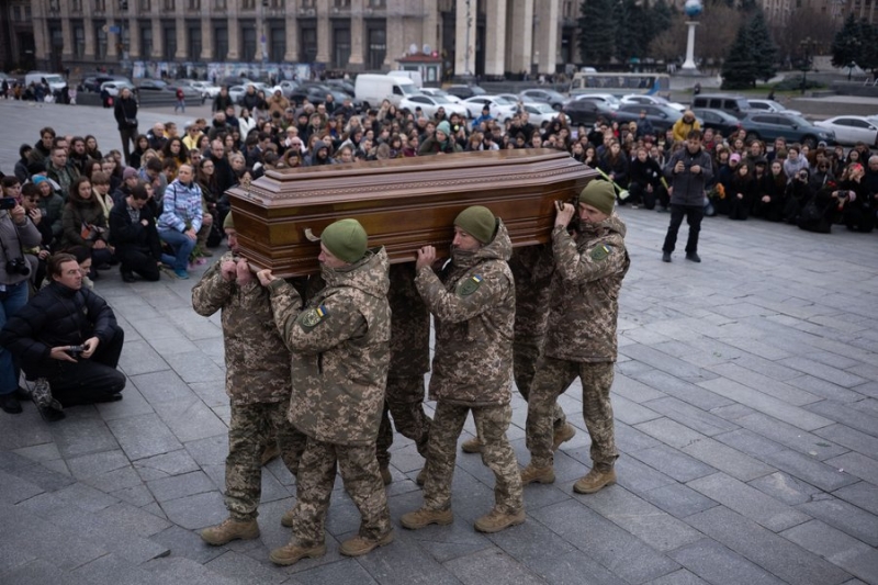 Київ попрощався з військовим та фотографом Костянтином Гузенком (фото)