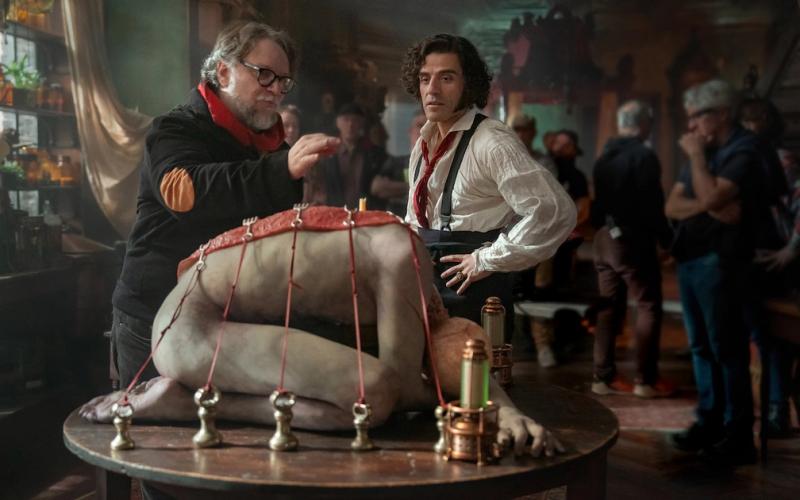 Гільєрмо дель Торо створив «Франкенштейна» епохи ШІ: готика, кров і сатира на техногеніїв