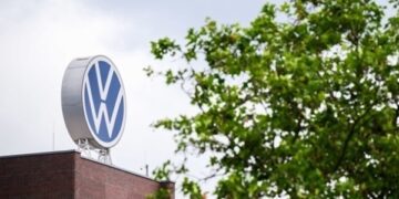 Volkswagen відкладає інвестиційну програму через фінансову кризу