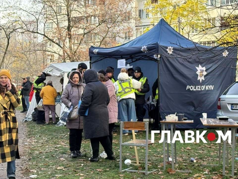 Росіяни вдарили по дев'ятиповерхівці на Оболоні. Фоторепортаж із місця влучання