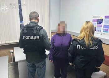 У Хмельницькому взяли під варту жінку, засуджену в Молдові за торгівлю людьми