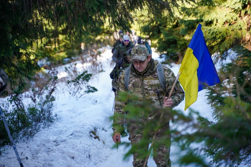 50 українських ветеранів підкорили Говерлу, серед них захисники з ампутаціями (фото)