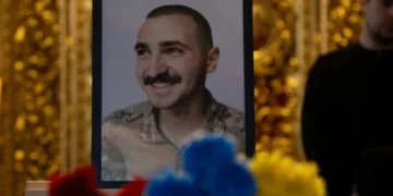 Київ попрощався з військовим та фотографом Костянтином Гузенком (фото)