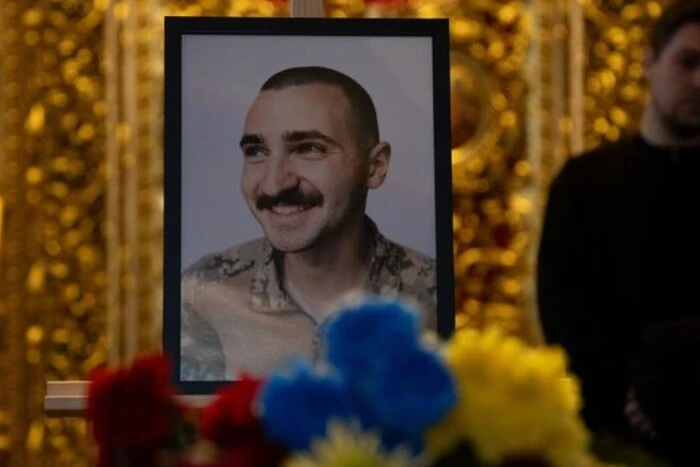 Київ попрощався з військовим та фотографом Костянтином Гузенком (фото)