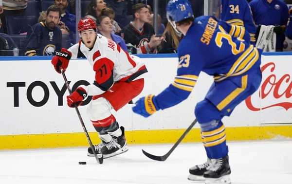 НХЛ: Кароліна сенсаційно поступилася