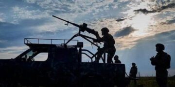 Нічна атака на Хмельниччині: ППО збила дрони та ракету, є пошкодження будинків