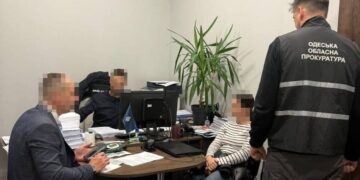 В Одесі колишньому судді та двом його спільникам оголосили про підозру у квартирних шахрайствах