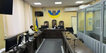 Апеляційний суд у Запоріжжі скоротив строки двом засудженим за воєнний злочин експравоохоронцям з Токмака, але підтвердив їхню вину