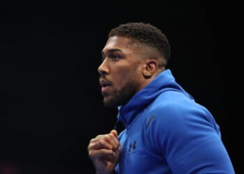 Джошуа готується до бою з Полом: інсайдер розкрив деталі