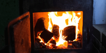 У селі Ярославка загорівся будинок: вогнеборці виявили тіло власника