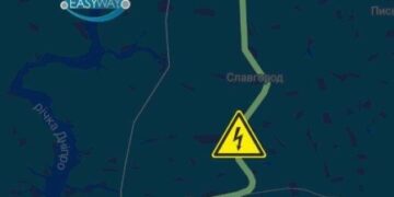 Через відсутність напруги в мережі на ділянці Синельникове-Запоріжжя із затримкою курсують приміські поїзди