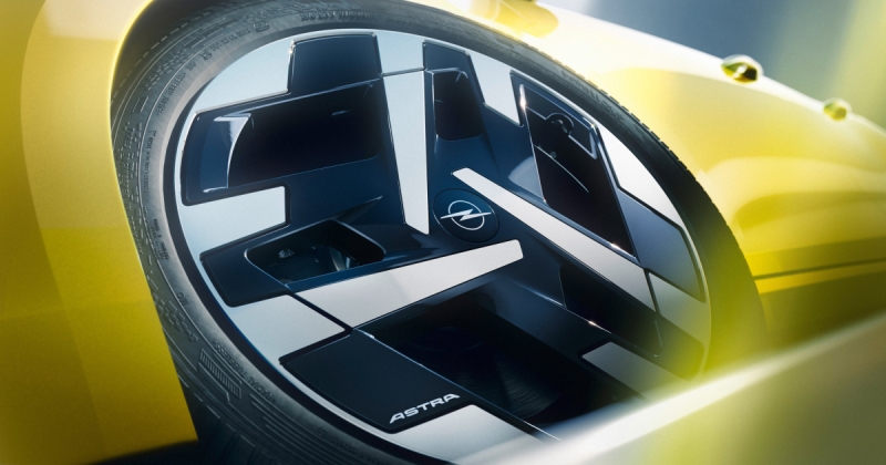 Opel Astra отримає оновлений дизайн із підсвіченою решіткою Vizor