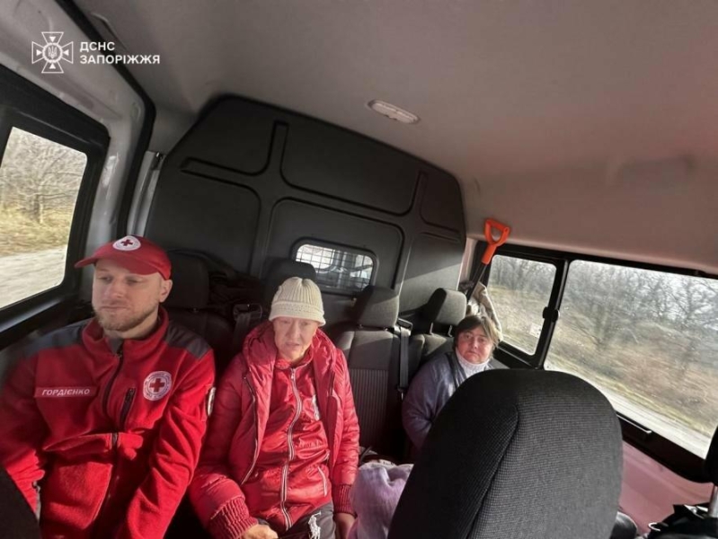Рятувальники евакуювали з прифронтового Гуляйполя двох жінок