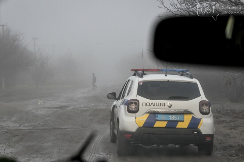 Планувала пекти коржики, але після повідомлення від сина, наважилась виїхати з Гуляйпільщини: як відбувається евакуація з прифронтової громади, - ФОТОРЕПОРТАЖ