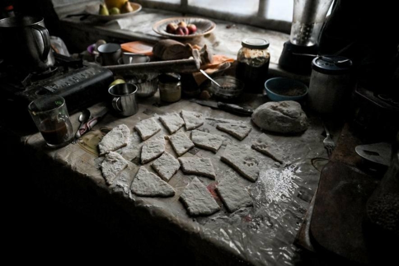 Планувала пекти коржики, але після повідомлення від сина, наважилась виїхати з Гуляйпільщини: як відбувається евакуація з прифронтової громади, - ФОТОРЕПОРТАЖ