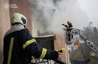 У Шевченківському районі Києва в квартирі вибухнула зарядна станція (фото)