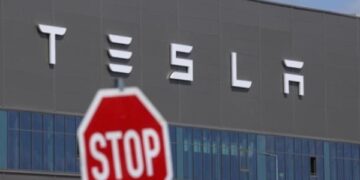 Продажі Tesla в Китаї впали до найнижчого рівня за три роки