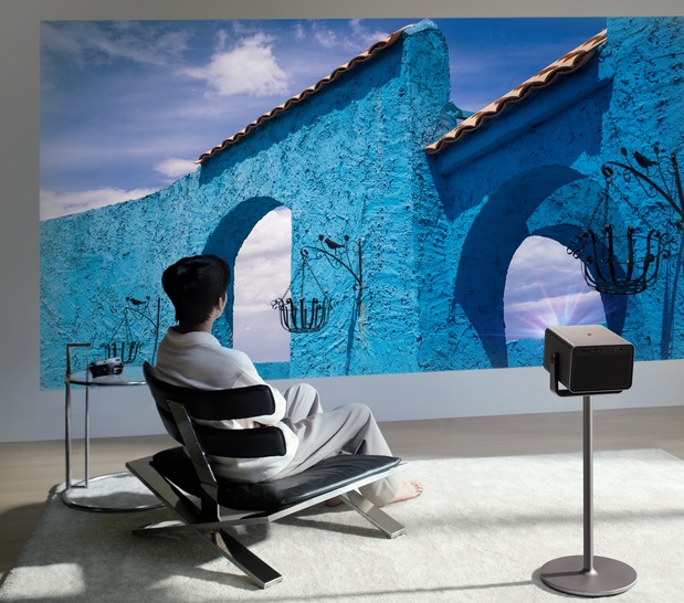 Leica представила Cine Play 1 Plus — преміальний 4K-проектор із зображенням до 300 дюймів і підтримкою HDR10+