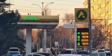 У Криму зник бензин А95 після ударів по НПЗ у Краснодарському краї РФ – активіст