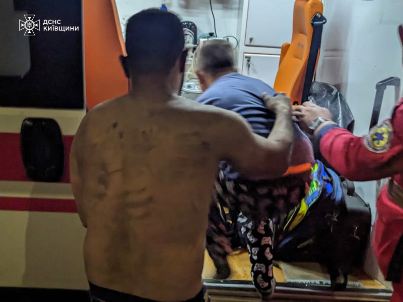 Вибух зарядного пристрою на Київщині: є постраждалі, 62 мешканці евакуйовано (фото)